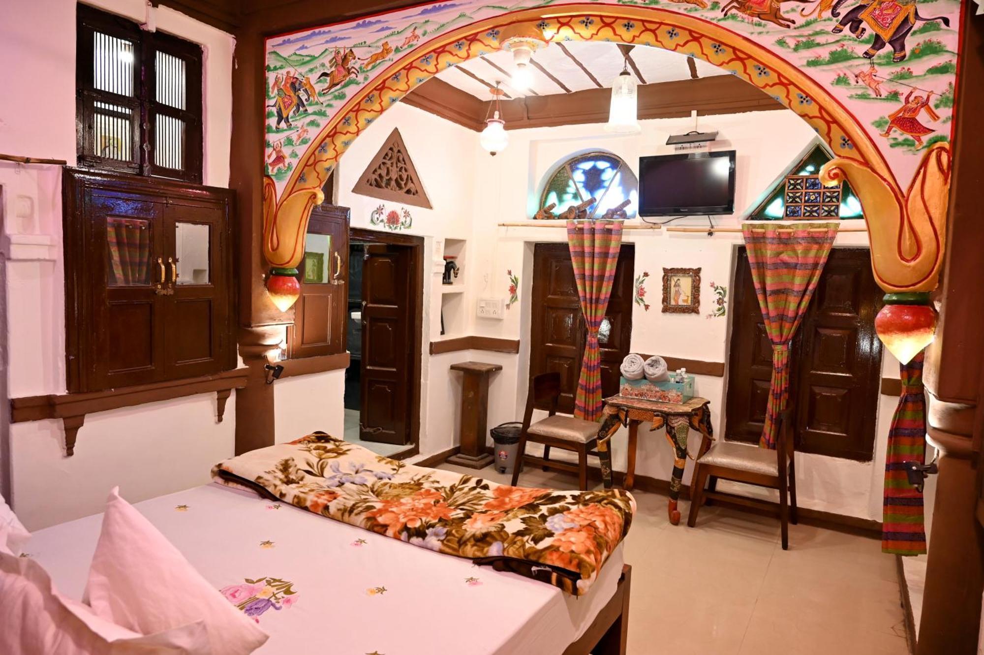 Castle View Haveli Hotel Джодпур Стая снимка
