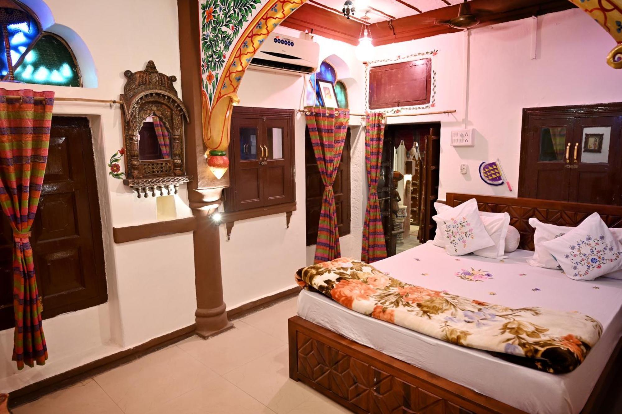 Castle View Haveli Hotel Джодпур Стая снимка